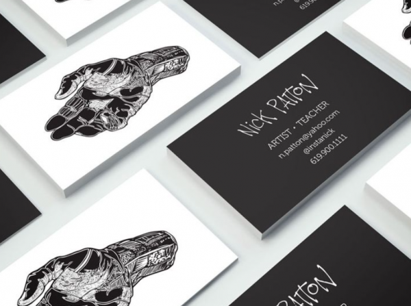 Kartu nama dengan ilustrasi kustom